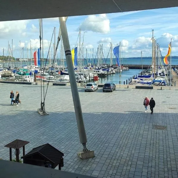 Apartmenthaus Hafenspitze Ap 11 - "Seglerglück" - Blickrichtung offene See - a72368, Hotel in Eckernförde