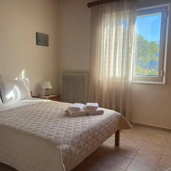 Georgaras Accommodation, hotell i Platanoússa
