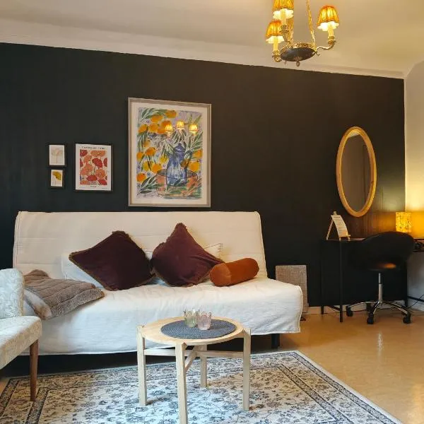 Central hel lägenhet. Nära till allt., hotel a Umeå