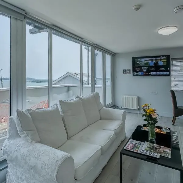 Bella Vista Hotel & Self Catering Suites, hotel em Cobh