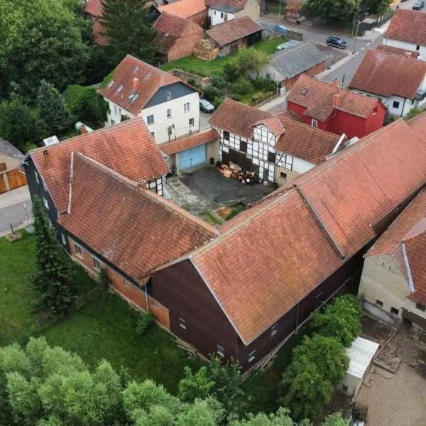 Ruhige,moderne Ferienwohnung im historischen Vierseithof am Nationalpark Hainich bei Eisenach, hotel u gradu 'Beuernfeld'