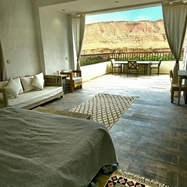 Villa A'Kabar Guest House, hotel in Tamdakht