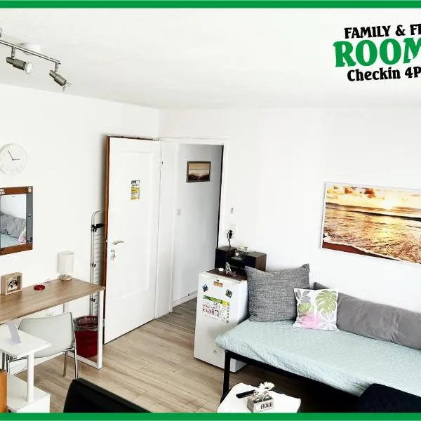 Family & Friends Room P3, 5 beds, 25qm, Check-in 4PM till 5AM, hotel in Creglingen