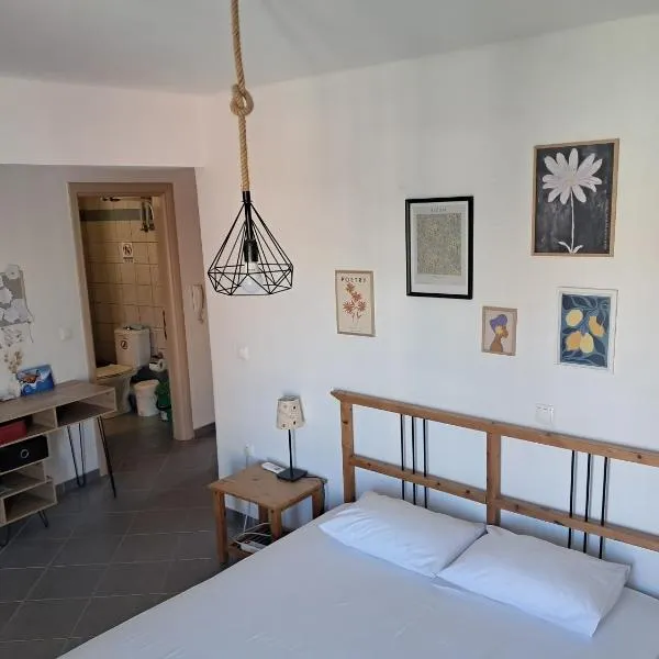 Makis rooms C, hotel di Mesolongion