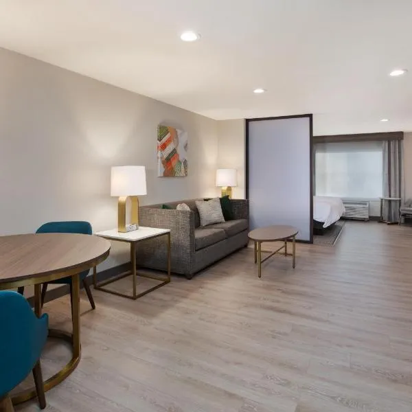Holiday Inn Ontario Airport - California by IHG, Hotel in Ontario