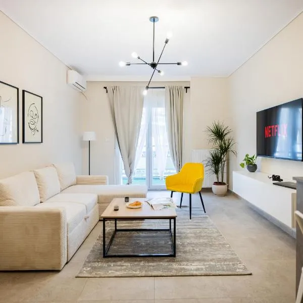 Stylish 3BD with Balcony Central Thessaloniki, hotel di Thessaloníki