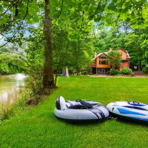 Cabin Zen, Riverfront, Hot Tub, Arcades, Sleeps 8, hotel a Ellijay