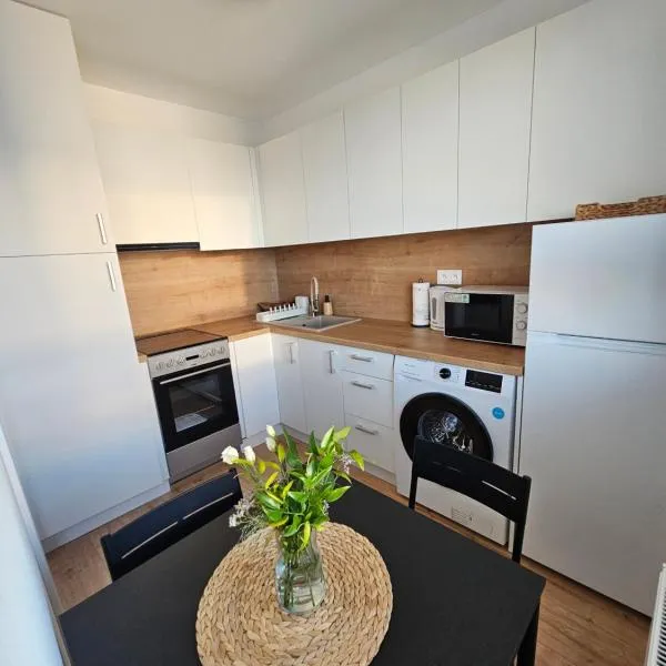 Apartment Lucia - Air-conditioned, hotel in Šamorín