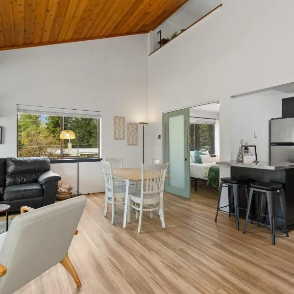 McCall Mountain Getaway - Pet Friendly, hotel di McCall