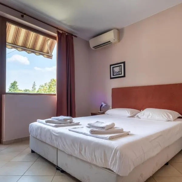 Къща за гости Аугуста 7, hotel en Hisarya