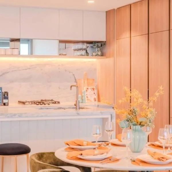 Sky Palace — Luxe Queen’s Wharf Apt + Carpark, hotel v destinaci Brisbane