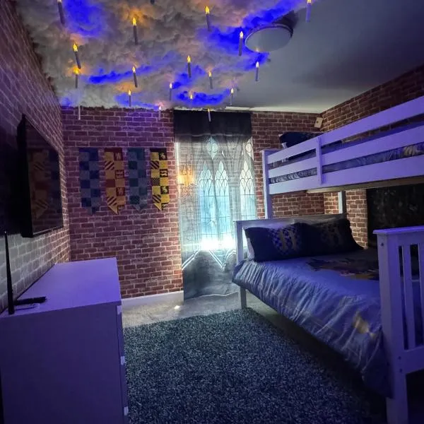 4BR-3BA Townhouse with Private Pool in Storey Lake、キシミーのホテル