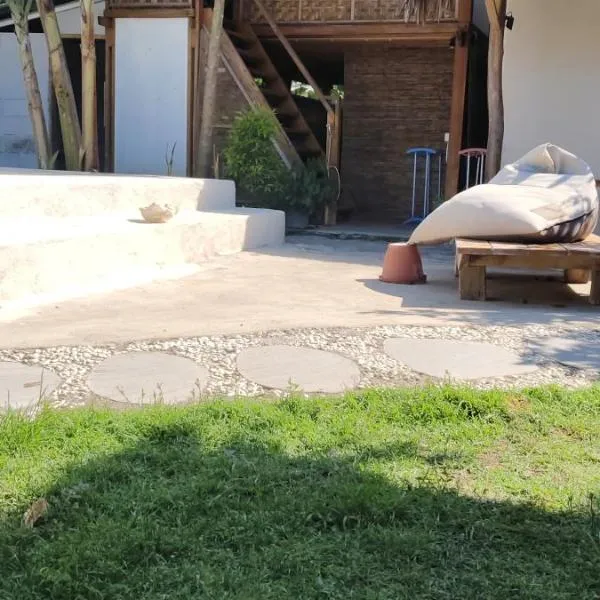 J home stay, hotel en Maluk