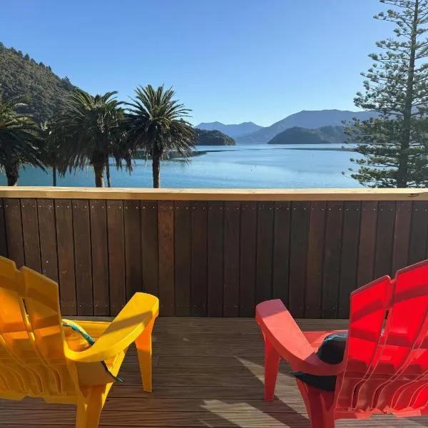 Portage Bay Hub, hotel in Portage