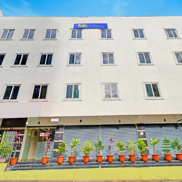 FabHotel White Ridge, hotel di Hyderabad