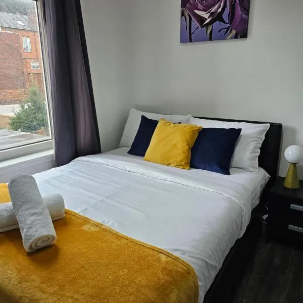 Ensuite Double Room with Private Kitchen Dudley, hotel a Dudley
