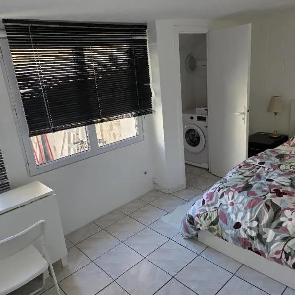 Cozy 29 m appartement, hotel in Fresnes