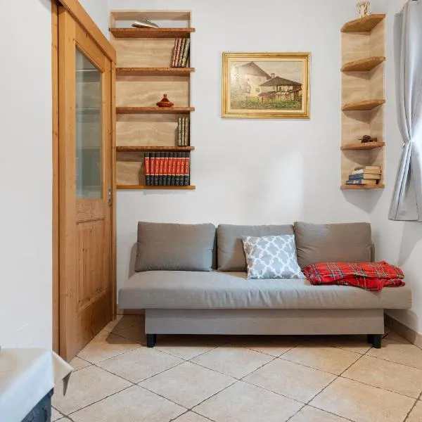 Apartment Goldener Schnee Tesero, hotel in Tesero