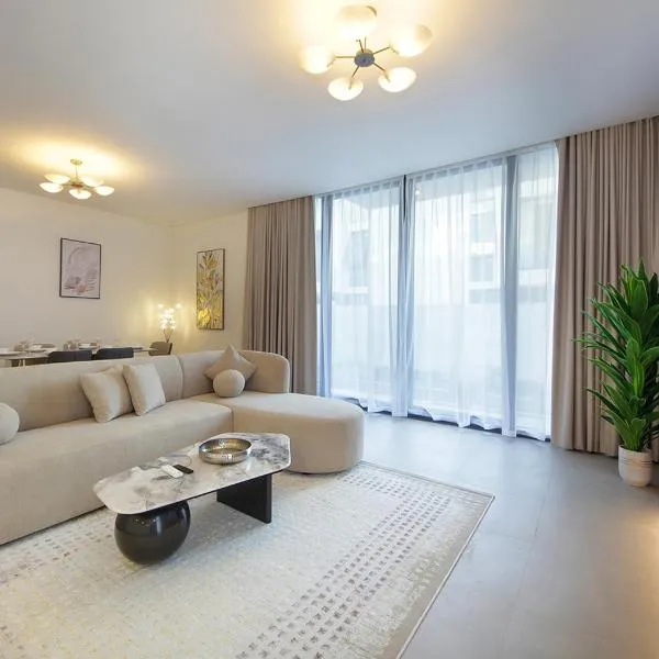 Silk Valley - 4B near Al Hamriyah | Private Pool, Hotel in Al Ḩamrīyah