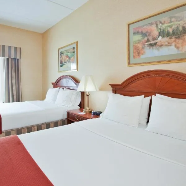 Holiday Inn Express Hotel & Suites Drums-Hazelton by IHG, hotel en Drums