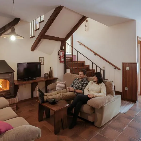 Casas Rurales Acebuche, OTOÑO MÁGICO en Valle del Ambroz, hotel in Casas del Monte