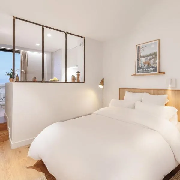 The Babel Community Hôtel - Grenoble Bastille, hôtel à Grenoble