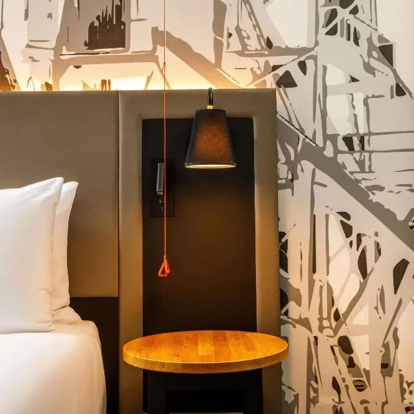 Mercure Cardiff North Hotel, hotel a Cardiff