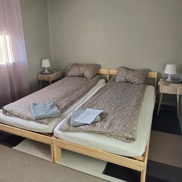 Sól - S12 Guesthouse, hotel en Keflavík