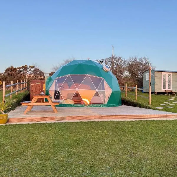 Sunset Ridge - Luxury Geodesic Dome set in the beautiful countryside, hotel in Porkellis