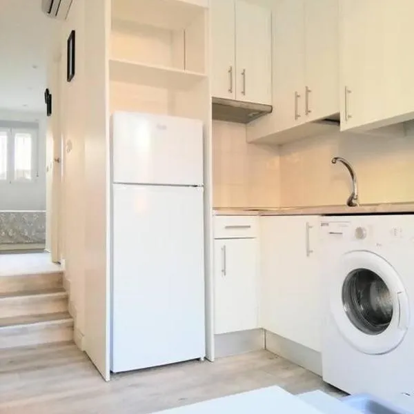 Apartamento WIFI Carpetana، فندق في مدريد
