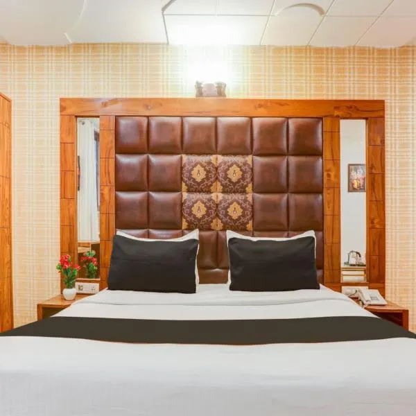 Hotel Prabha Wati Palace Suites Near Kashi Vishwanath Temple, hotel in Varanasi