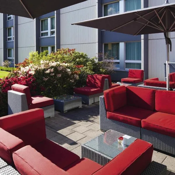 Mövenpick Hotel Zurich Airport - photo 3