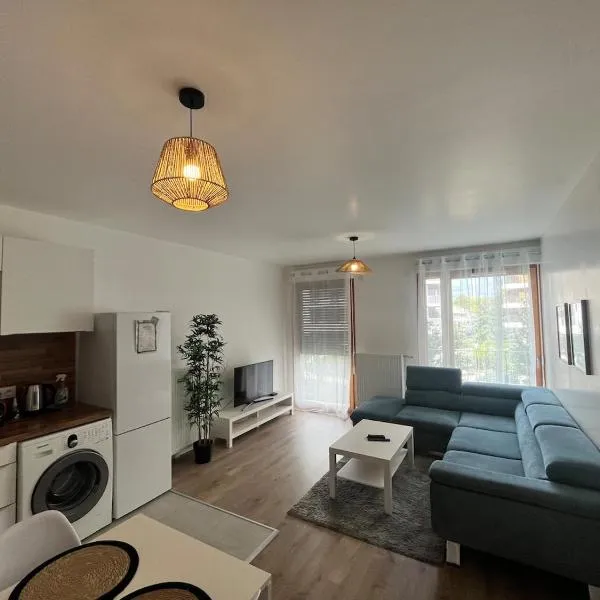 Cozy appartement moderne proche Paris & Aéroport d'Orly au pied du metro 14, hotel a Chevilly-Larue