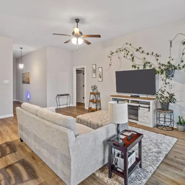 2 Bedroom Home in Lake Charles, hotel a Lake Charles