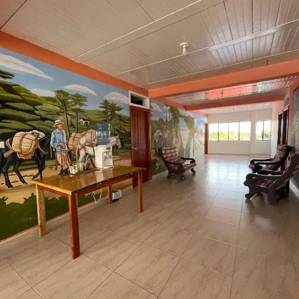 Hotel Marquez، فندق في Norcasia