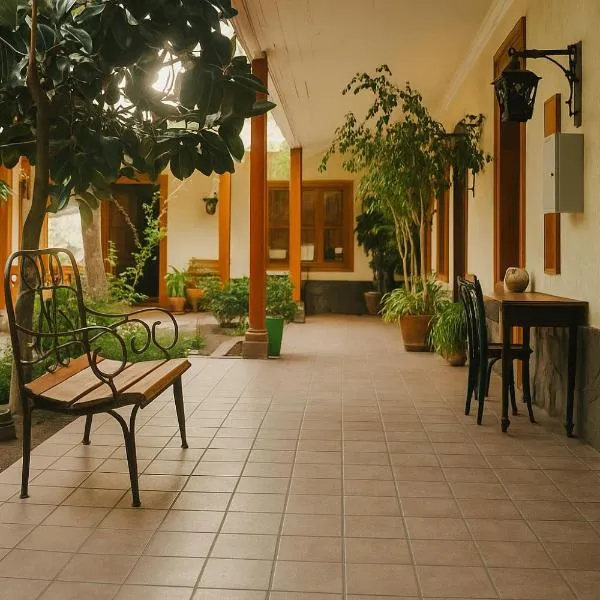 Hotel Halley & Vicuña, Valle de Elqui, ξενοδοχείο σε Vicuna