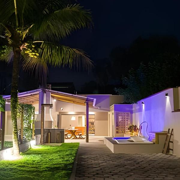 Casa com piscina, 4 minutos do mar