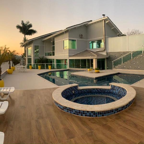 Chácara em condomínio Igarata -SP- vista para represa piscina hidromassagem