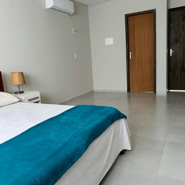 Casa de Praia Nova - com 2 suítes mais 2 quartos mais 2 banheiros sociais Piscina com Aquecimento Solar, churrasqueira e forno a lenha para 8 pessoas ou 4 Casais em São Francisco do Sul - Foto 2