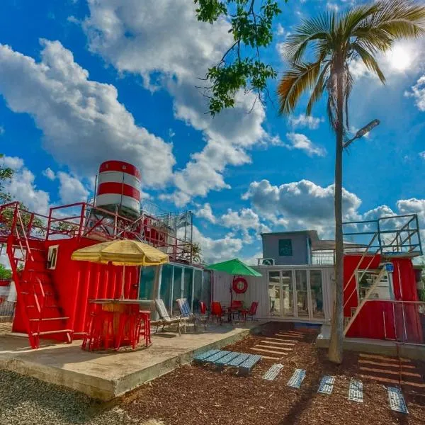 Casa Kraken a 6 minutos de playa, hotel in Barra de Navidad