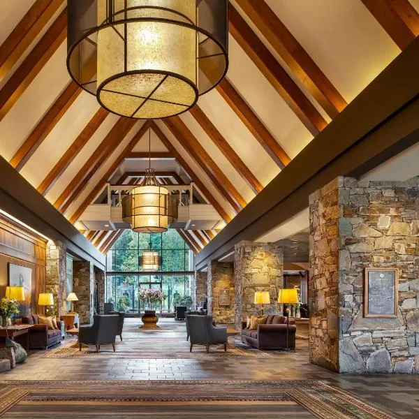 Fairmont Chateau Whistler, hotel in Whistler