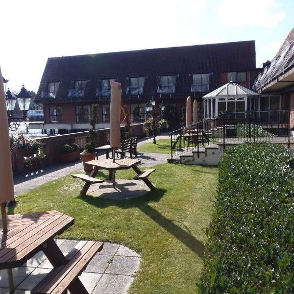 Lakeside International Hotel, hotel v mestu Camberley