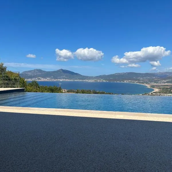 Villa de Luxe avec Piscine à débordement chauffée à Porticcio, hotel in Porticcio