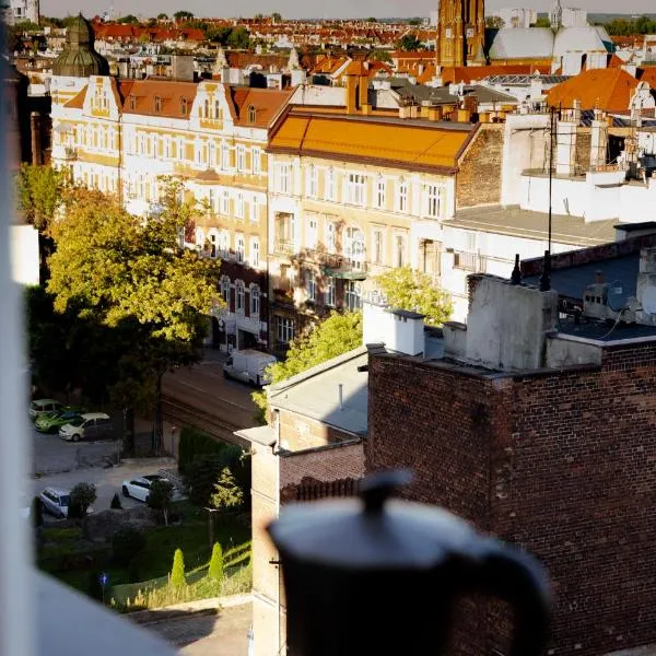 Art View 9 - Panoramiczny widok na miasto, Klimatyczny apartament dla dwojga, King size bed, parking, hotel v destinácii Bytom