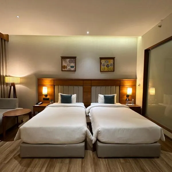 DNT Plaza, hotel sa Morbi