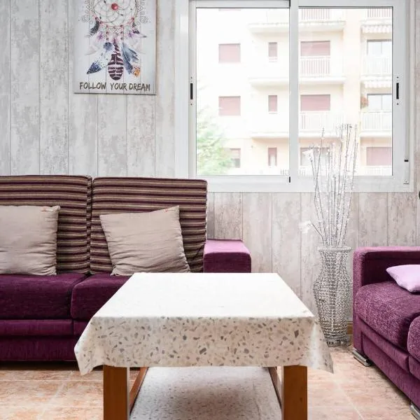 Chalet adosado Anayet, hotel in Sabiñánigo