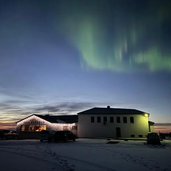 Skulagardur Country Hotel, hotel in Garður