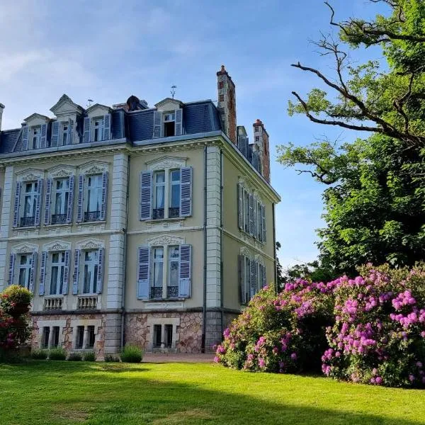 Château La Creuzette, hotel in Boussac