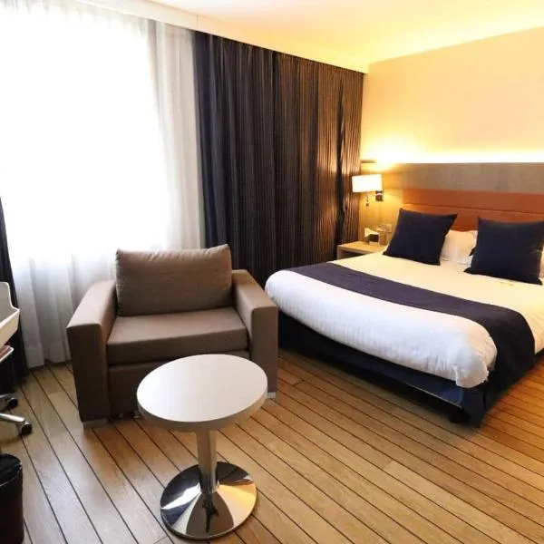 Logis Hôtel & Restaurant - Les Tuileries, hotel in Féy