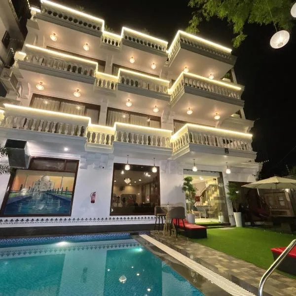 Walk 2 Taj A Boutique Abode, hotel in Agra